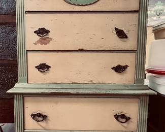 1930’s chest of drawers