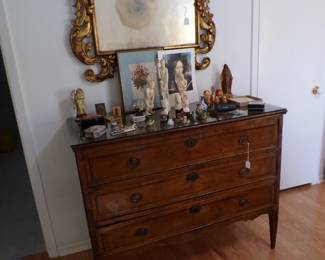 18th or 19th Century Italian Neoclassical Walnut Chest With Inlay