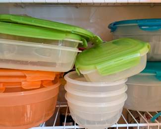 A sample of Lock 'n Lock available. Probably three times this much, some matching sets.