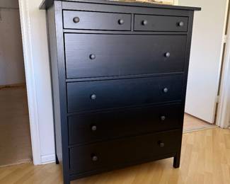 IKEA Fjell Queen Bed + Mattress + Hemnes Nightstands & Dresser – Complete Set  Complete IKEA bedroom set bundle Includes: 	•	Fjell queen bed frame + foundation + Sultan Laxeby bed rails 	•	Queen mattress 	•	2 Hemnes nightstands 	•	Matching Hemnes dresser  Good condition, clean, gently used