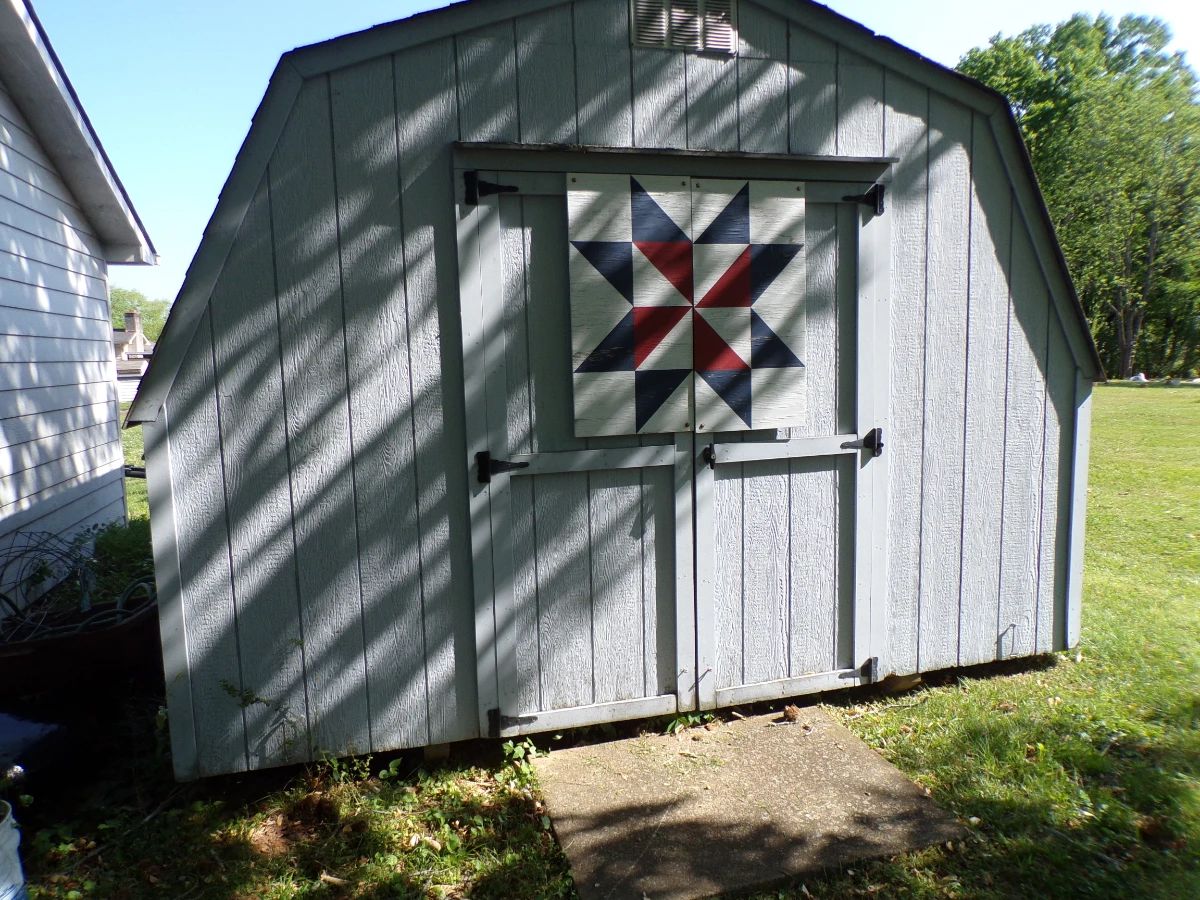 12x16 Minibarn like new