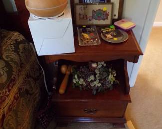 CHERRY NIGHT STAND