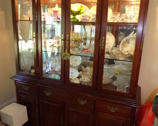 NICE CHERRY CHINA CABINET0