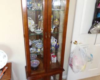 WONDERFUL DISPLAY GLASSWARE