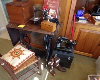 VINTAGE SEWIG MACHINES 