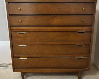  08 MCM United Furniture Corporation Wood Chest