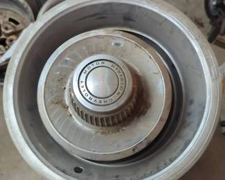 Vintage Gm 15X8 Deep Wheels With 4 Original Center Caps And 4 Original Glamor Rings