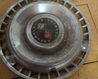 Original 1961 Chevy Impala 14 Rally Flag Wheel cover 1 Qty