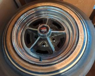 Vintage Original 1968 Buick Skylark Gs Mag Wheels With Center Caps