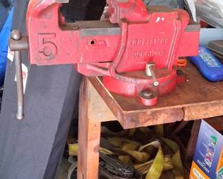 vintage Craftsman model 391.51202 bench vise