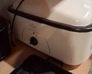Rival 20-quart roaster oven.