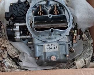 Holley 670 CFM Street Avenger carburetor, featuring an electric choke.