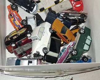  nice selection of Matchbox cars Hot Wheels