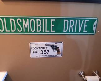 Oldsmobile Drive road sign