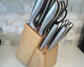 Amazon Basics 14-Piece Knife Block Set