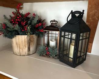 Assorted Holiday Decor