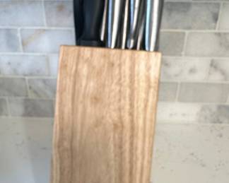 Amazon Basics 14-Piece Knife Block Set