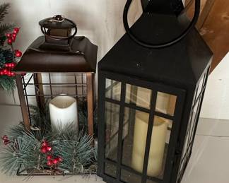 Assorted Holiday Decor