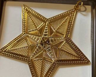2000 Gold Star Ornament