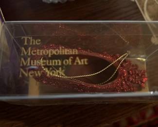 Metropolitan Museum Red Ornament Shoe