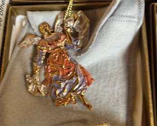 Metropolitan Museum 2004 Angel Ornament