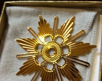 MMA 2004 Gold Snowflake Ornament
