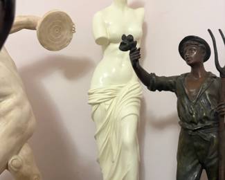 . . . Venus de Milo