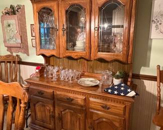 . . . with matching hutch