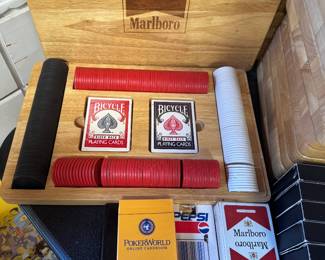Marlboro poker sets in wood box - multiple available