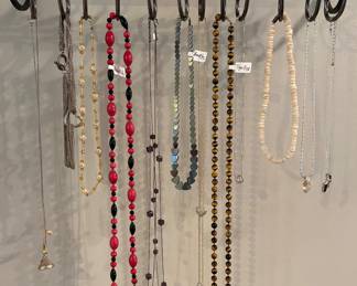 Ladies Necklaces 