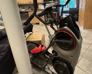 NEW!  Bowflex Max 