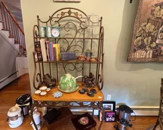 Grape Motif Bakers Rack 