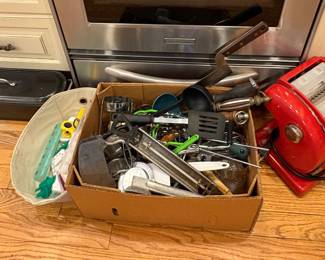 Utensils & Pasta Maker 