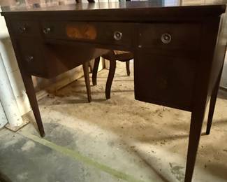 Antique Federal Style Mahogany Lady's Writing Desk