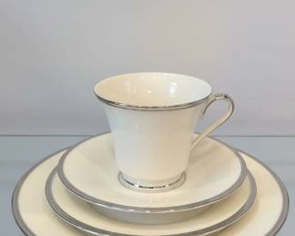 Lenox Solitaire China Set