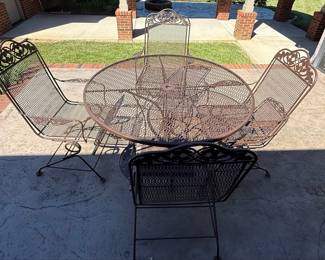 Woodard "Briarwood" Style Wrought Iron Patio Set