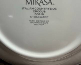 Mikasa Italian Countryside Crocus Dinner Plate