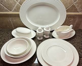Mikasa Italian Countryside DD900 Dinnerware Set