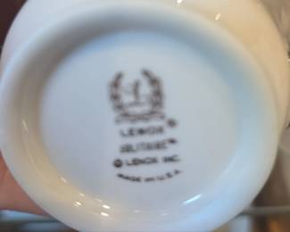 Lenox Solitaire China Set second image