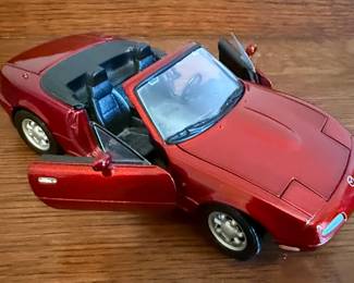 Motormax Mazda MX-5 Miata Diecast Model 1:24