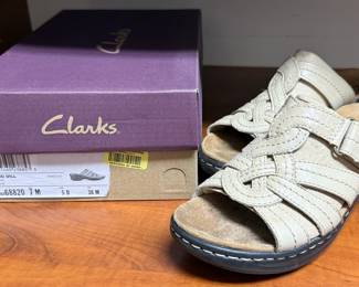 Clarks Lexi Dill Bone Dune Sandals