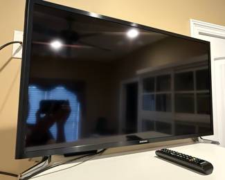 Samsung UN32J5205AF 32-Inch 1080p LED TV