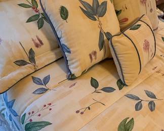 Croscill Botanica Gazebo Floral Bedding Set