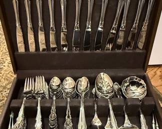Oneida Michelangelo Stainless Flatware Set
