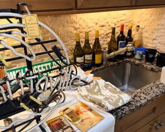 Items Located In The Kitchen Bar Area