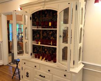 Items Located In The Entry Way