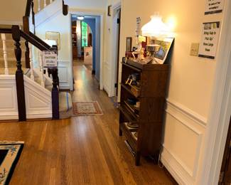 Items Located In The Entry Way