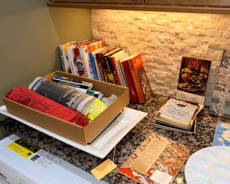 Items Located In The Kitchen Bar Area