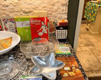 Items Located In The Kitchen Bar Area