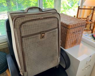 Items Located In The Sun Room / Office